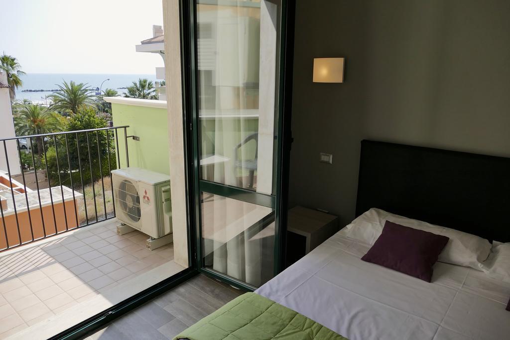 Hotel Desiree San Benedetto del Tronto Exterior photo